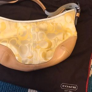 Adorable yellow Coach purse perfect for spring 🌼